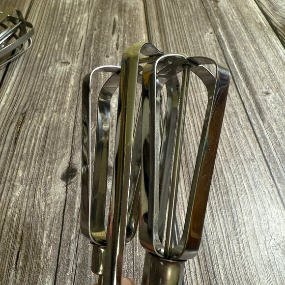 2 Vintage Egg Beaters 1 Red EKCO, 1 Unbranded Off-White Work Great SS Blades - Picture 8 of 8